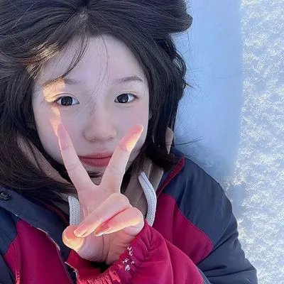 五星红旗迎风飘扬